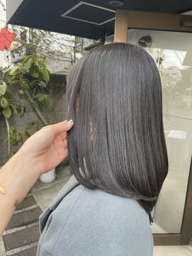 ネイヴィル(navile) ◎赤みのない透け感グレージュ