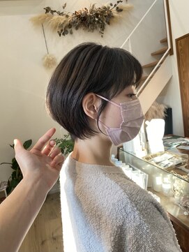 ノルン(norn.) 耳かけショート/アッシュブラック/暗髪/ヘルシースタイル