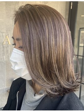 メゾン アヴァロ(Maison Avallo) #外ハネロブ #ハイライト #グレージュ