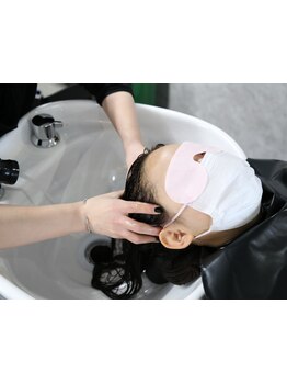 お手軽な<ハニーパック炭酸泉スパ\3000>が人気☆カットやカラーと同時にできるので忙しい方からも大好評♪