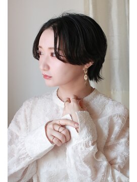 アドール(ADOR) [MIHO*ADOR] ハンサムショート / センターパート / オシャレ