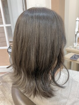 アルターリール(aL ter Rire) アッシュグレージュ/福原遼華