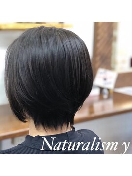 ナチュラリズムワイ(naturalism Y) シャギぎたっぷり入ったグラデーションボブ