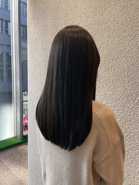 エルサフィロ ヨドヤバシ(el zafiro yodoyabashi) ブルーアッシュグレー ロングヘア