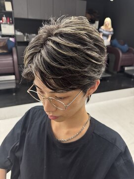 バース 梅田中崎町店(BIRTH) シルバーメッシュブリーチダブルカラーセンターパート