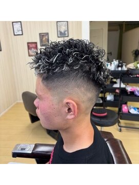 ハングアウト(Hangout) フェード×ツイスト×メッシュ