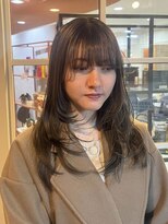 エイチ(811)&nbsp;アンブレラカラーアッシュグレーベリーショート切りっぱなしボブ