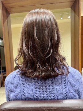 トップヘアー アヴェニュー 刈谷(TOPHAIR Avenue) ミディアムウェーブ20代/30代/40代