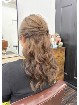 アンリ(Anli) 【tomomi＊ヘアセット　お呼ばれヘア　ハーフアップ】