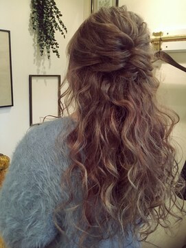 エクー(ECOO) 外国人風ハーフアップ