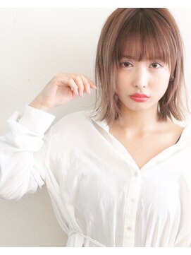ディーナ(D'na) 『D’na』外ハネ切りっぱなしボブ