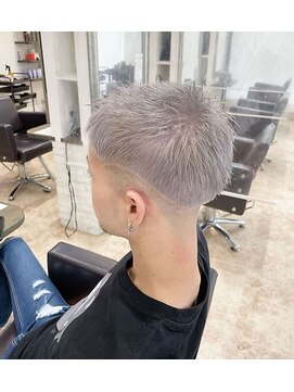 リッシュ 都賀店(Lish) ホワイト×スキンフェード