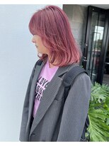 メゾン アヴァロ(Maison Avallo)&nbsp;カシスピンクのミディアムスタイル