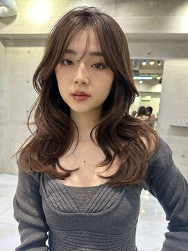 サイン 渋谷(SIGN) 韓国ヘアレイヤーロンググレーベージュ前髪パーマ黒髪