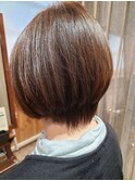 ハイトーンカラーミルクティーベージュミニウルフ丸みボブ
