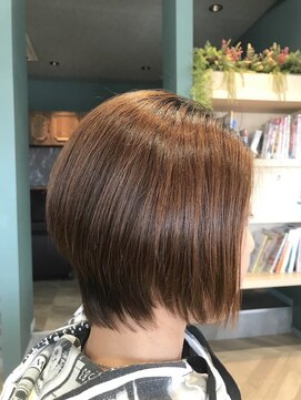 ドラマチックヘア 川鶴店 前下りショートボブ