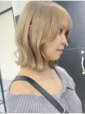ホワイトブロンドミルクティーホワイトグレージュ外ハネボブ
