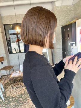 リンダテーラ(Linda tela) 【札幌白石】ミニボブ/艶カラー/学割U24