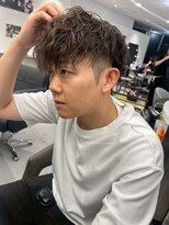 キング 楠葉店(K!ng)&nbsp;ホワイトメッシュ/ツイスト/ツイスパ/パーマ/メンズ/眉毛