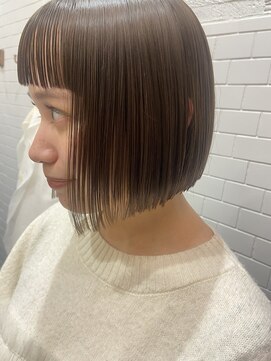 イロプラス( IRO+) オン眉ミニボブ