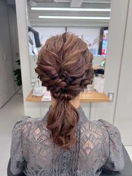 バルベストーキョーサウス(BARBES TOKYO SOUTH) ミディアムのゆるふわローポニー【清板】