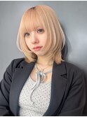 ミディアムハイトーンブリーチブロンド前髪カット小顔_F0847
