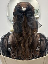 ソラ 表参道(SORA)&nbsp;【MOMONE】ハーフアップヘアアレンジカチモリお呼ばれヘア
