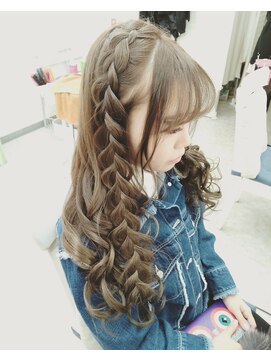 ヘアーメイク ティアラ(Hair make Tiara) 大人編みおろしヘア☆+゜