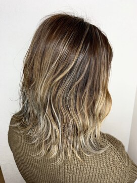 フロート 小阪店(float) 外国人風カラー_耳かけ,毛先パーマ,イメチェン