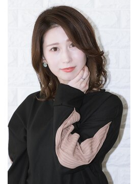 ノイン(noine) 大人レディーミディアムヘアで、雰囲気チェンジ２