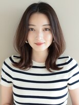 ふんわりカールくびれ愛されミディ外はねヘルシースタイル