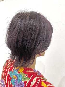 ヘアデザイン マノス(hair design mano's) レッドパープル × ウルフカット女子
