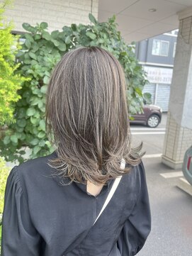 ヴィアンカ(Vianca) ハイライトたっぷりオリーブグレージュ