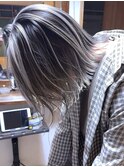 【コントラスト強め】ボブ×ホワイトグレージュバレイヤージュ