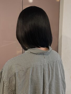 イルフレール(ill frere) ぱつっと　顔まわりレイヤー　暗髪　透明感　中津　梅田