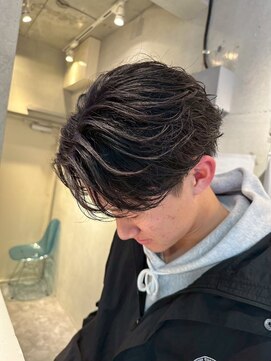 トゥルークリエイション 大宮(True Creation) 毛流れセンターパート