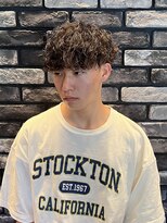 ギヴヘアインダストリー(Give hair industry)&nbsp;波巻きツイストスパイラルパーマツーブロック刈り上げ