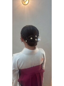 ミルカ(MIRKA) 卒業式 袴姿の先生スタイル