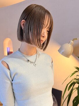 ヒビヲ(HIBIO) 切りっぱなしボブタッセルボブダブルカラーハイライトグレージュ