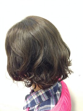 美容室 カーム(CALM) ふわくしゅミディアムショート