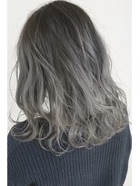 ラフィス ヘアー リアン 西宮北口店(La fith hair lien)&nbsp;【La fith】 グレージュグラデーション×ミディアムスタイル