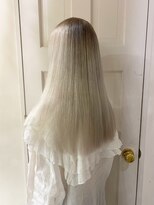 ベティ(Bettie)&nbsp;ホワイトブロンド　ホワイトブリーチ