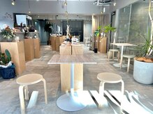 ダブル(W)の雰囲気（カフェやアート、コーヒー・ナチュールワイン・クラフトビール。）