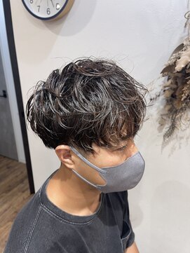 エント(ento) 扱いやすさ重視の大人メンズナチュラルパーマスタイル