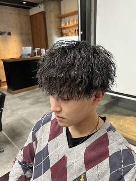 イーラ(era) 黒髪マッシュツイストスパイラルパーマ束感ツーブロック