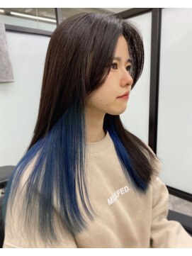 イーラ(era) レイヤーカット×インナーブルー