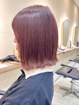 ヒビヲ(HIBIO) 横浜タッセルボブ切りっぱなしボブピンクベージュカラー外ハネ