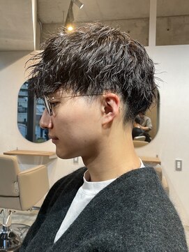 ブルニール 中崎町(BLEUNIR) ツイストスパイラル 30代 メンズ パーマ ビジネスヘア