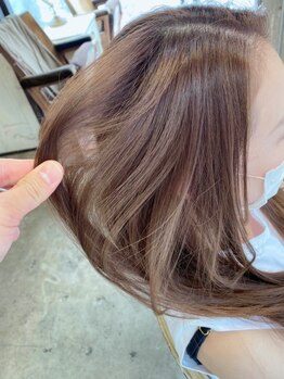 《脱傷む白髪染め》天然小麦粉カラーは地肌に優しく明るい白髪染め～おしゃれ染めまで出来る髪質改善カラー