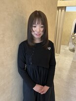 モエベル イズモ(MoeBell izumo) オリーブベージュ×ステップカットで伸ばし中も飽きないヘアに